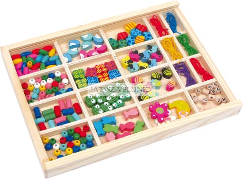 Befűzős gyöngyök fadobozban